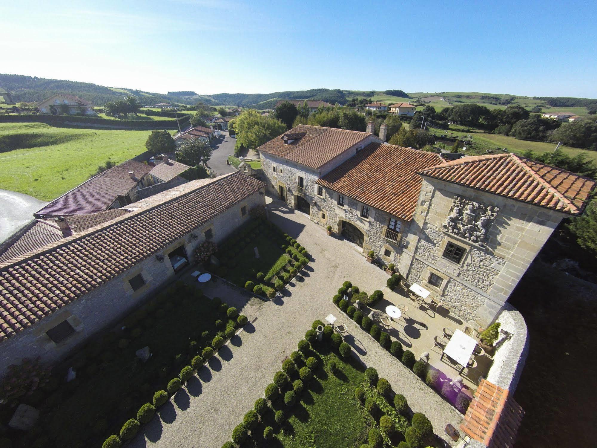 Hotel Palacio de la Peña Cantabria Ajo Exterior foto